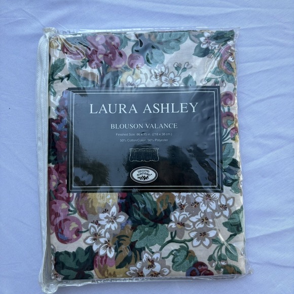Laura Ashley Other - Vintage Laura Ashley Ashbourne Blouson Valance Window Treatment 86 x 15